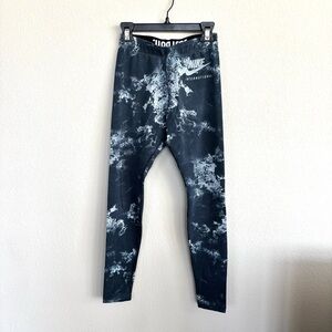 Nike International Sportswear Women's Cloud Print Leggings Black/White